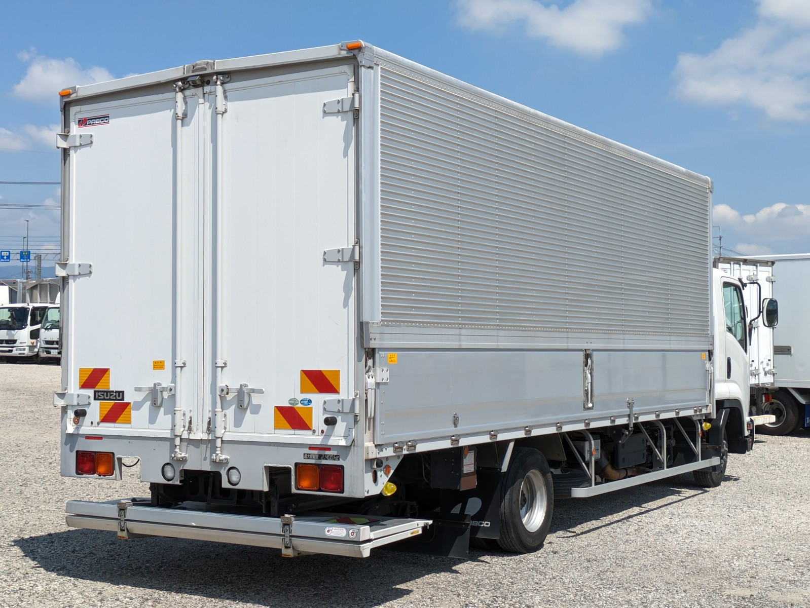 いすゞ フォワード 2PG-FRR90S2(2WD)の写真5