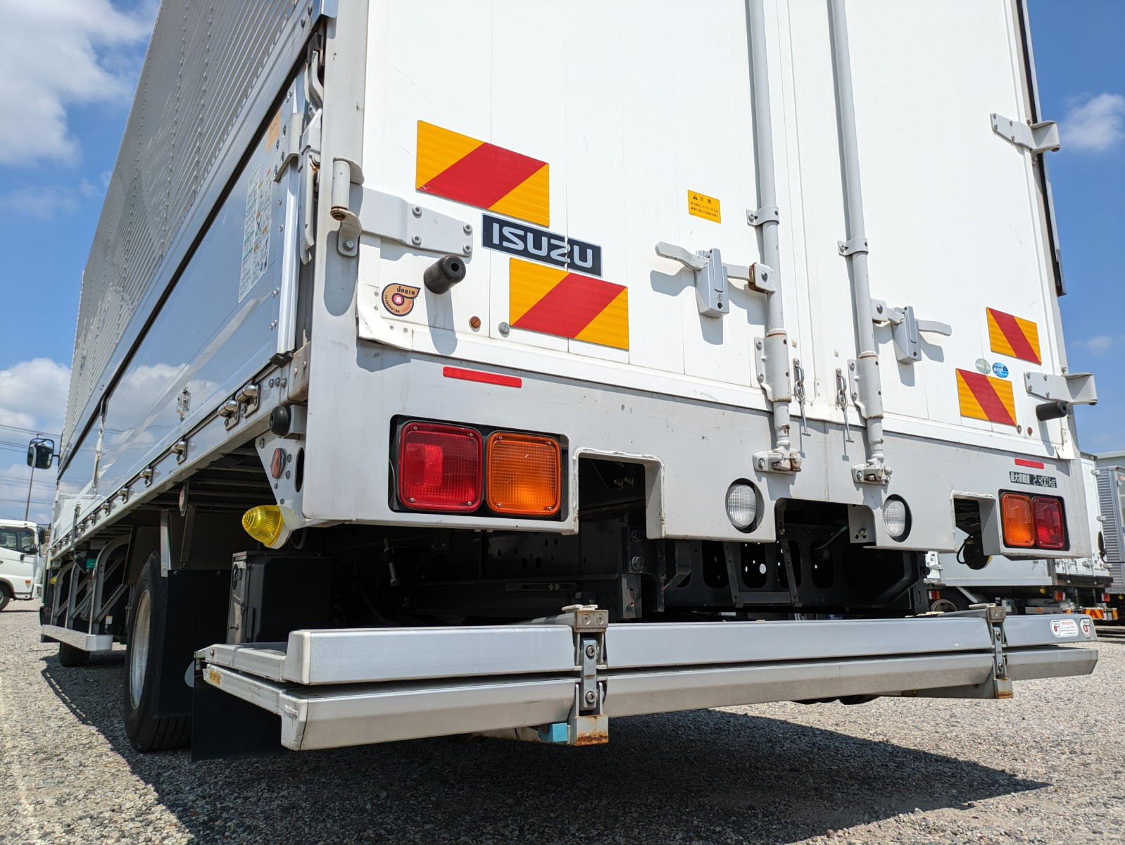 いすゞ フォワード 2PG-FRR90S2(2WD)の写真8