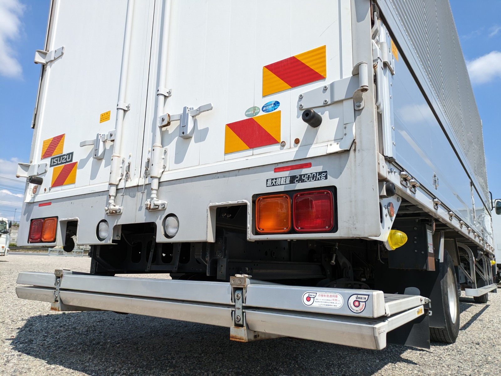 いすゞ フォワード 2PG-FRR90S2(2WD)の写真9