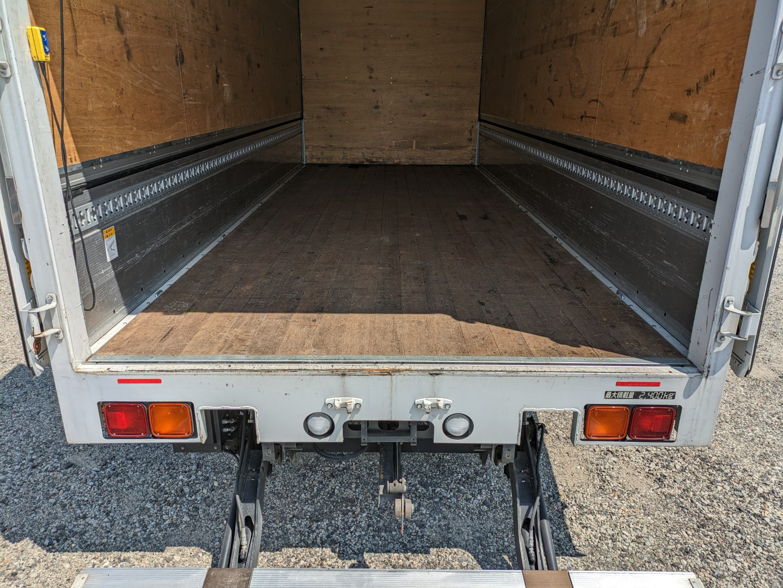 いすゞ フォワード 2PG-FRR90S2(2WD)の写真13