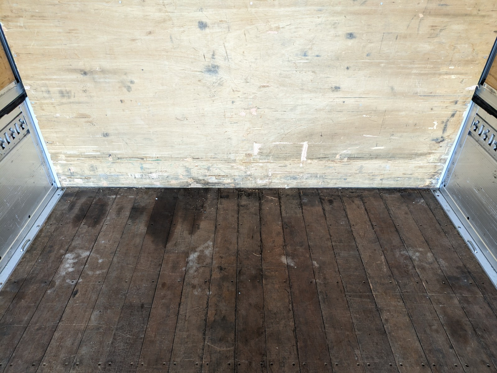 いすゞ フォワード 2PG-FRR90S2(2WD)の写真16