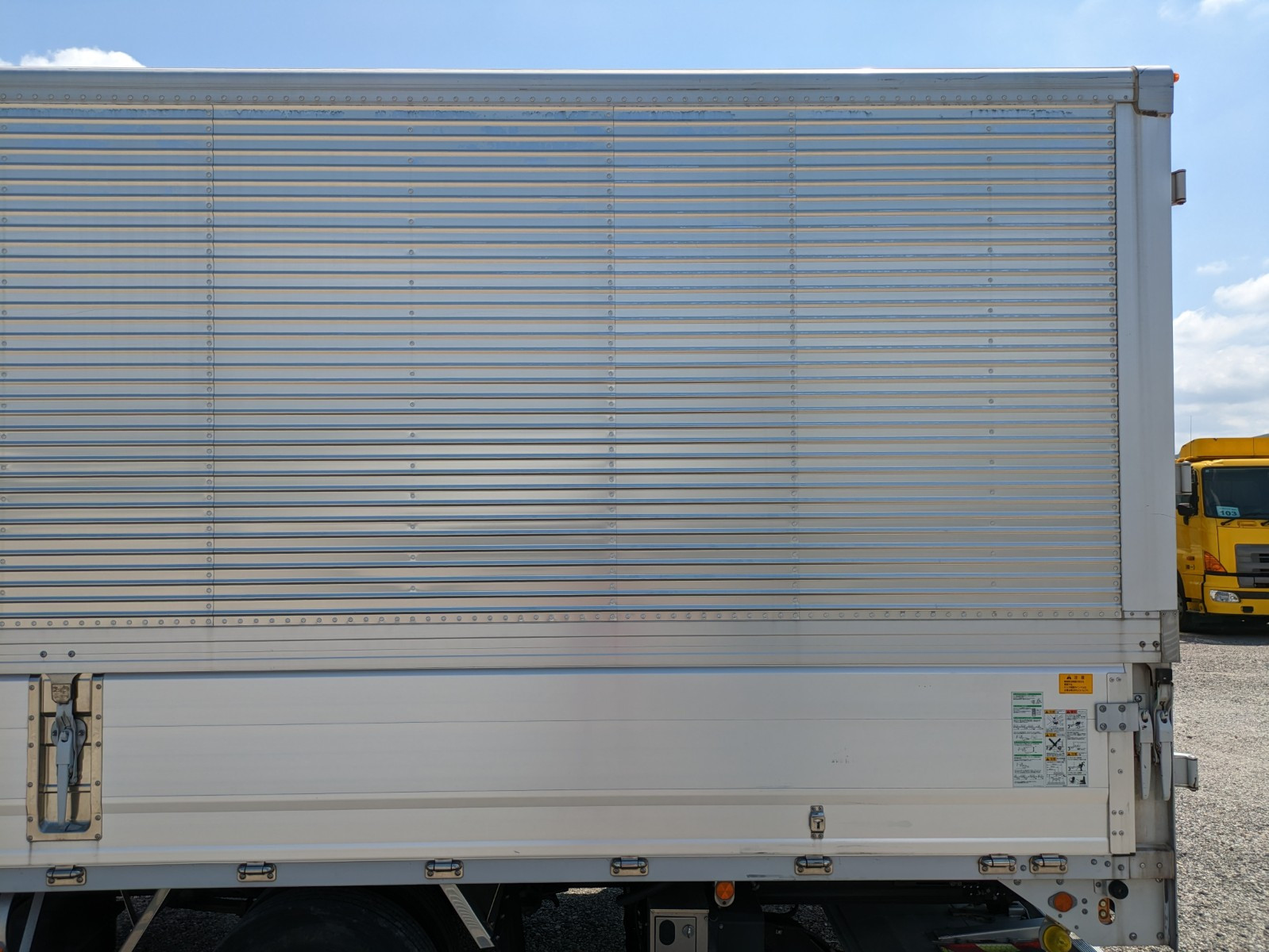 いすゞ フォワード 2PG-FRR90S2(2WD)の写真22