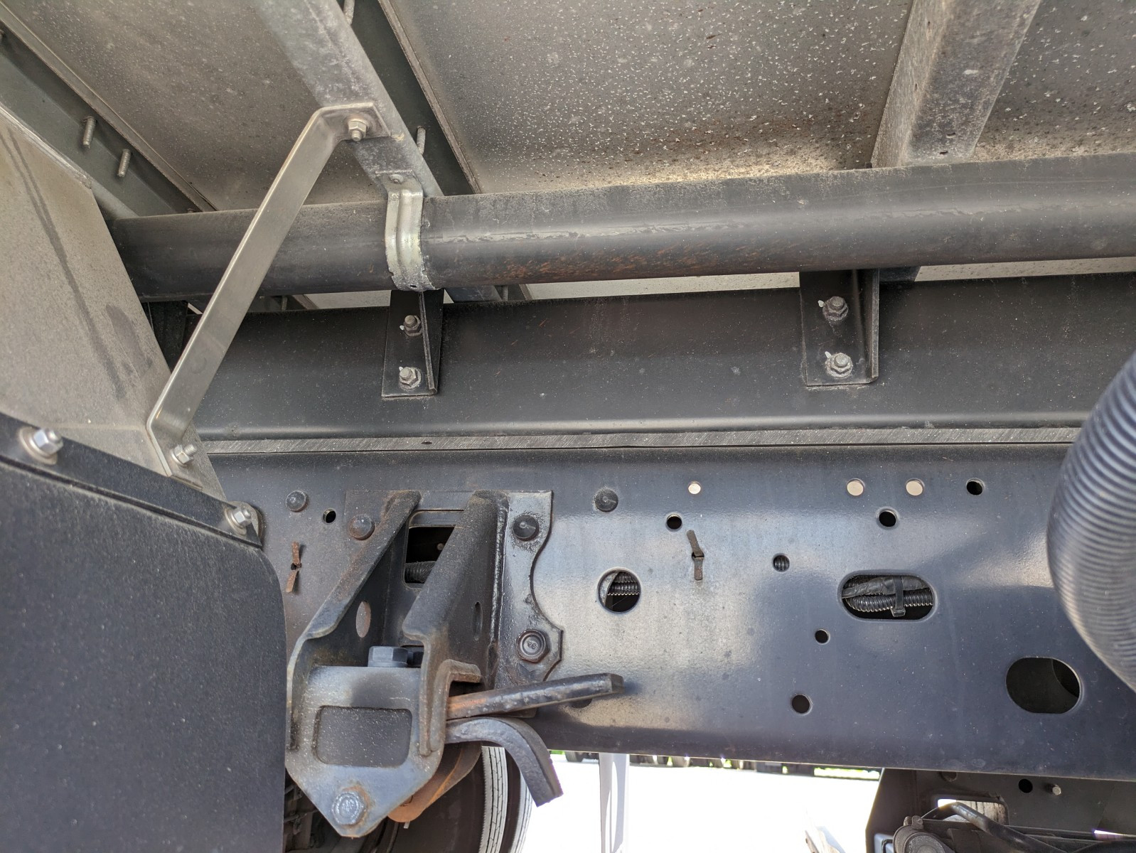 いすゞ フォワード 2PG-FRR90S2(2WD)の写真25