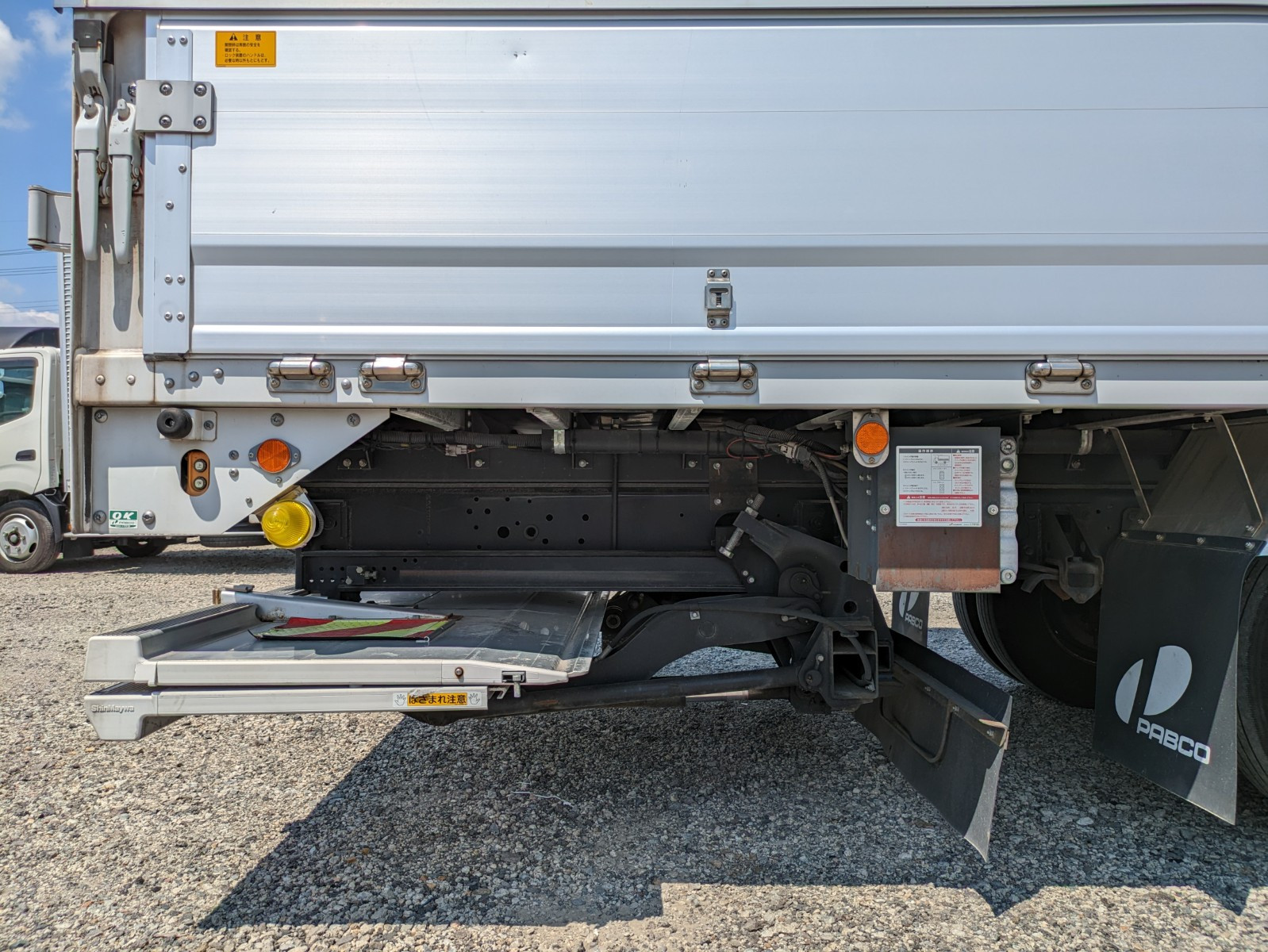 いすゞ フォワード 2PG-FRR90S2(2WD)の写真31