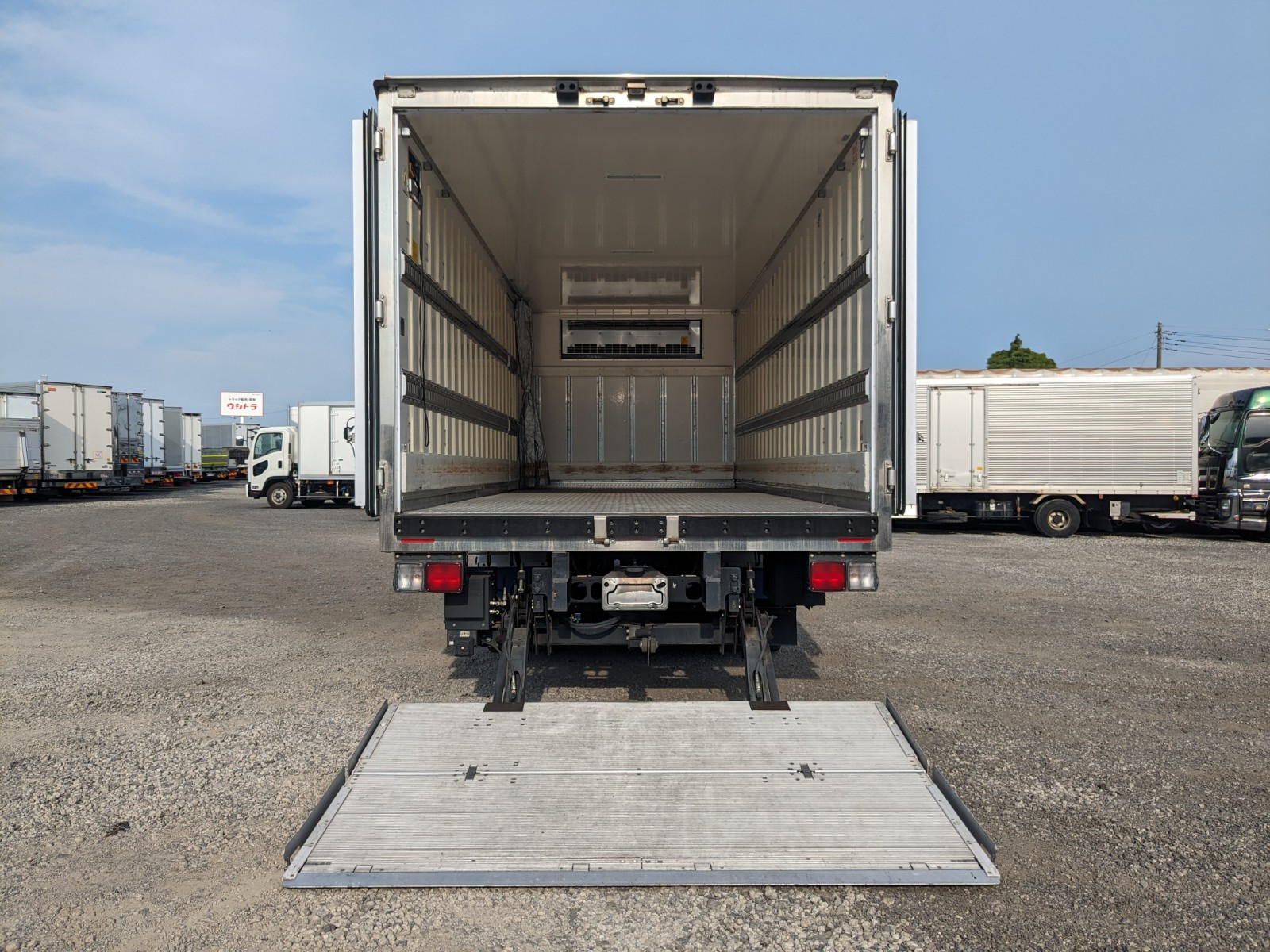 日野 レンジャー 2KG-FC2ABA(2WD)の写真11