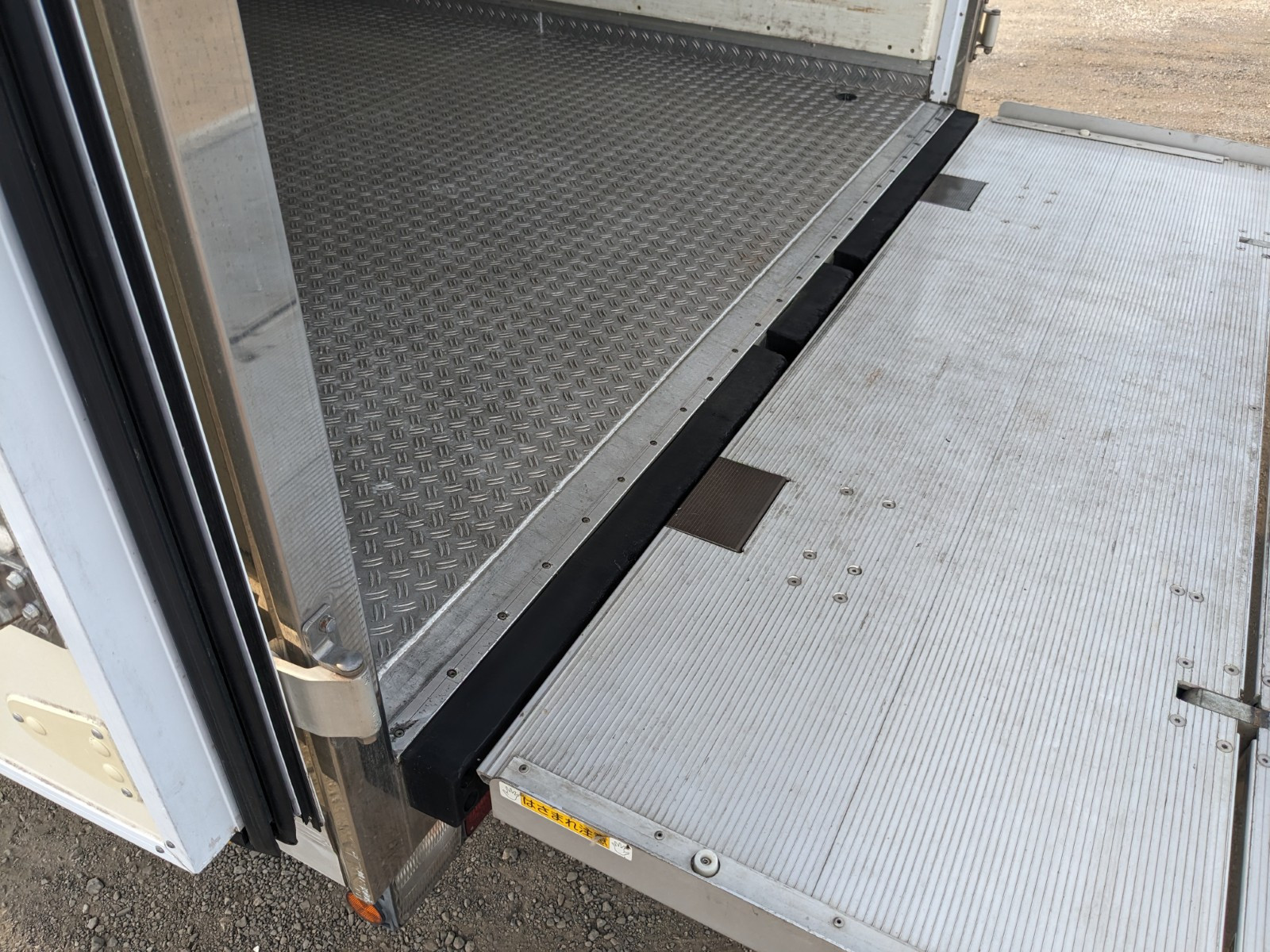 日野 レンジャー 2KG-FC2ABA(2WD)の写真13