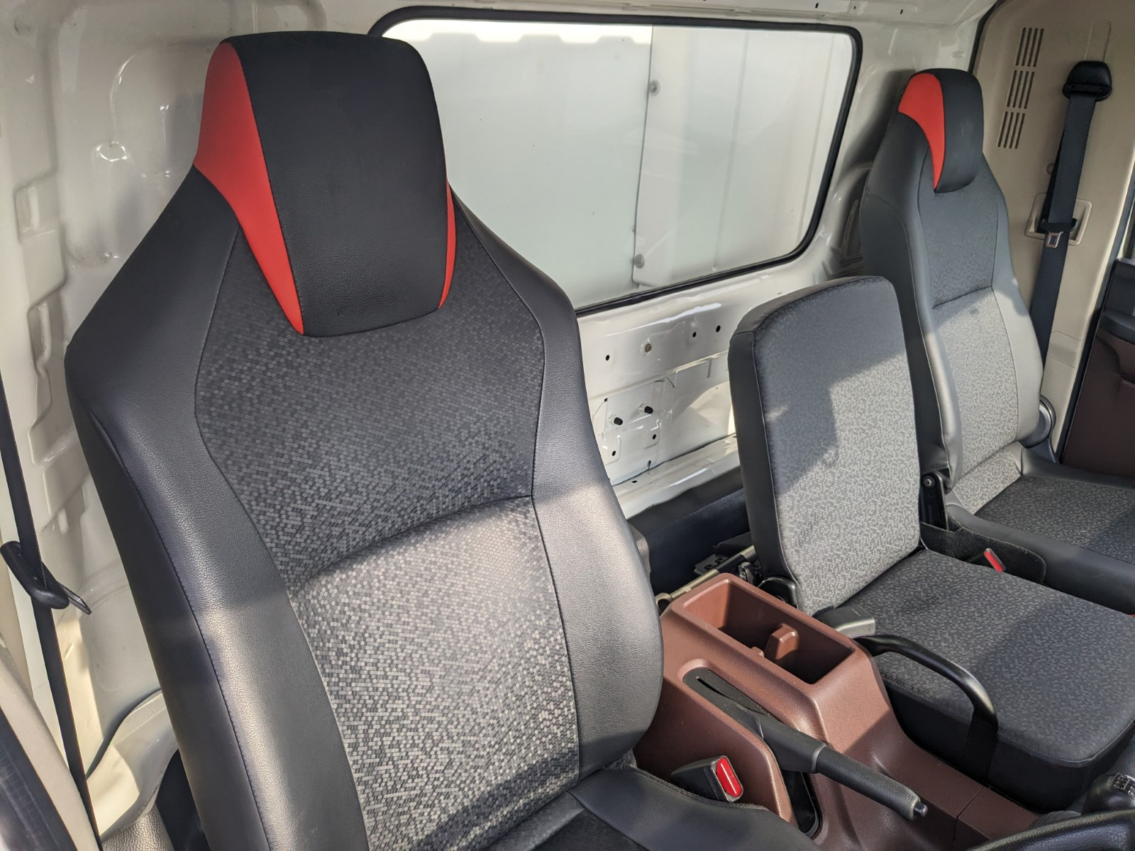 日野 レンジャー 2KG-FC2ABA(2WD)の写真40