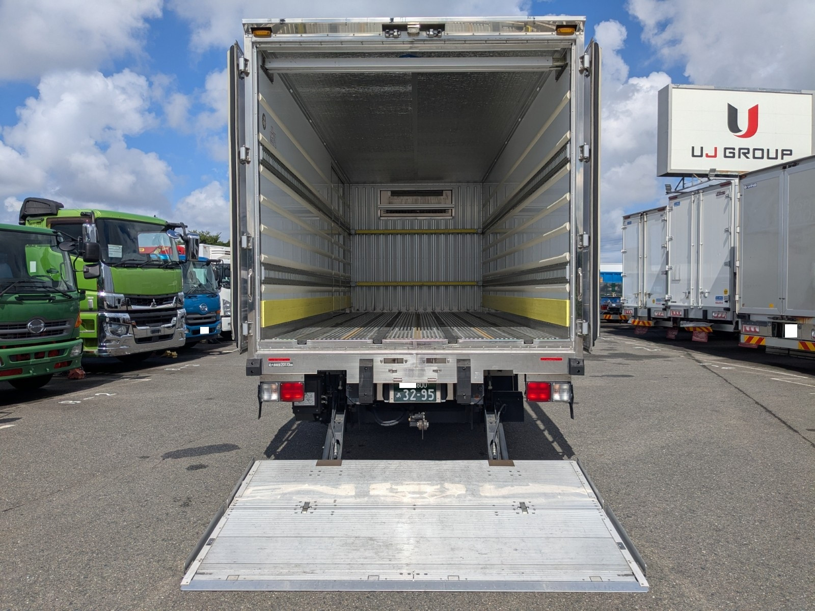 日野 レンジャー 2KG-FC2ABG(2WD)の写真9