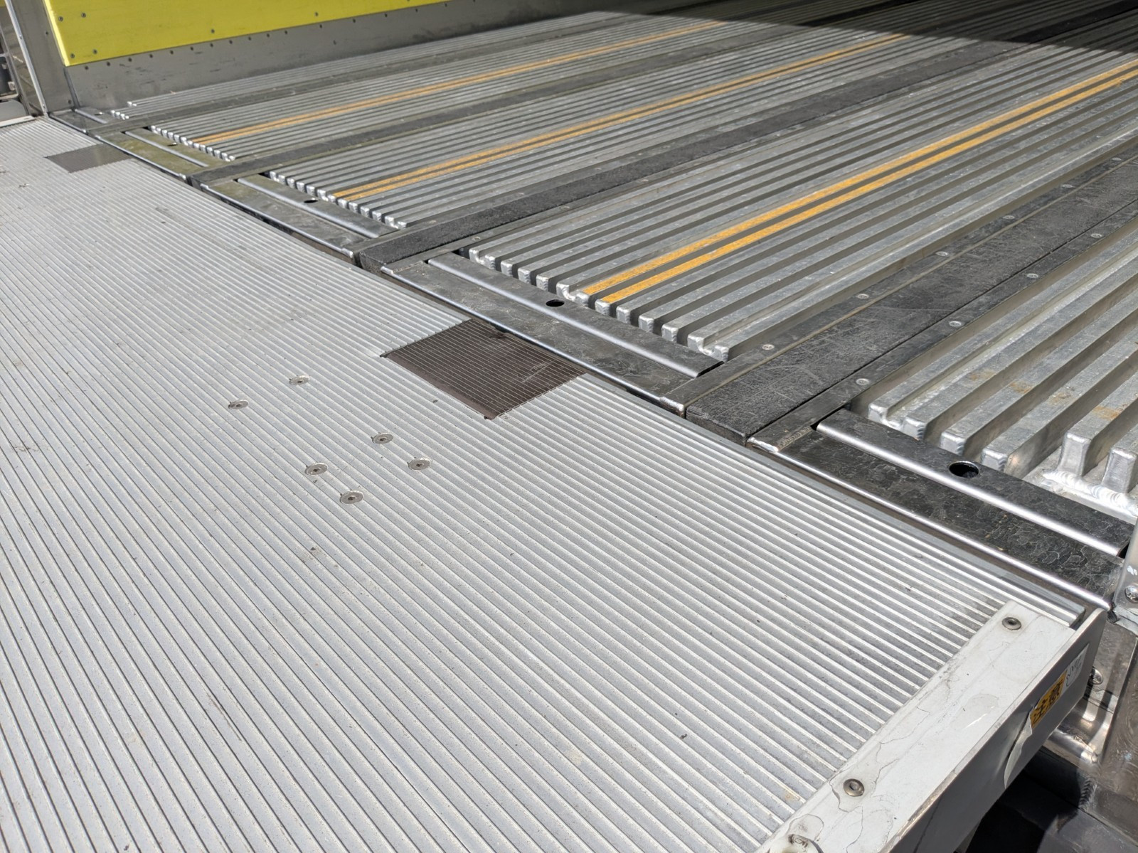 日野 レンジャー 2KG-FC2ABG(2WD)の写真13