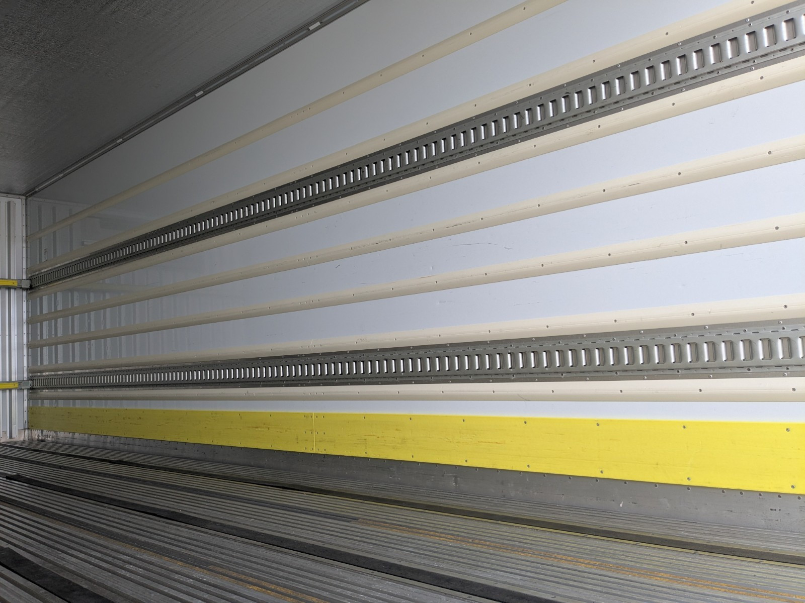 日野 レンジャー 2KG-FC2ABG(2WD)の写真16