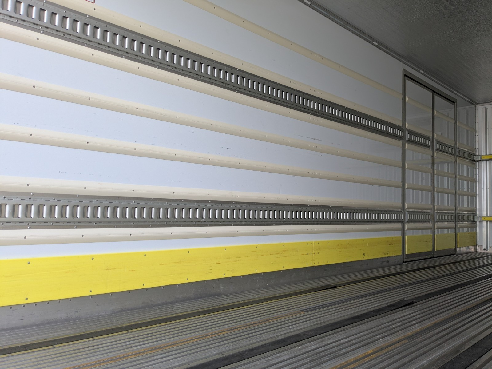 日野 レンジャー 2KG-FC2ABG(2WD)の写真17