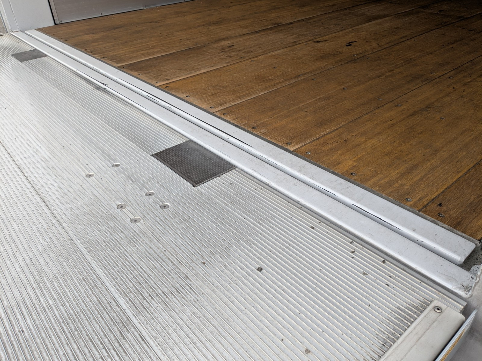 日野 レンジャー 2KG-FD2ABG(2WD)の写真15