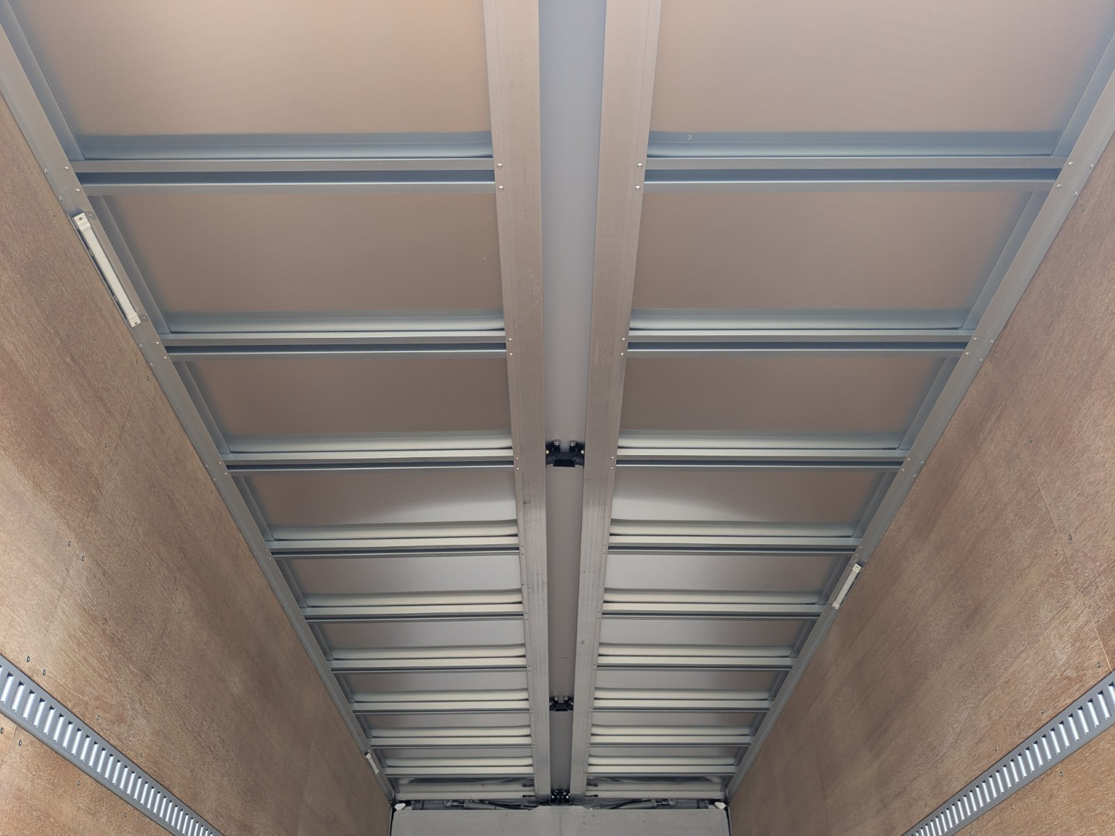 日野 レンジャー 2KG-FD2ABG(2WD)の写真21