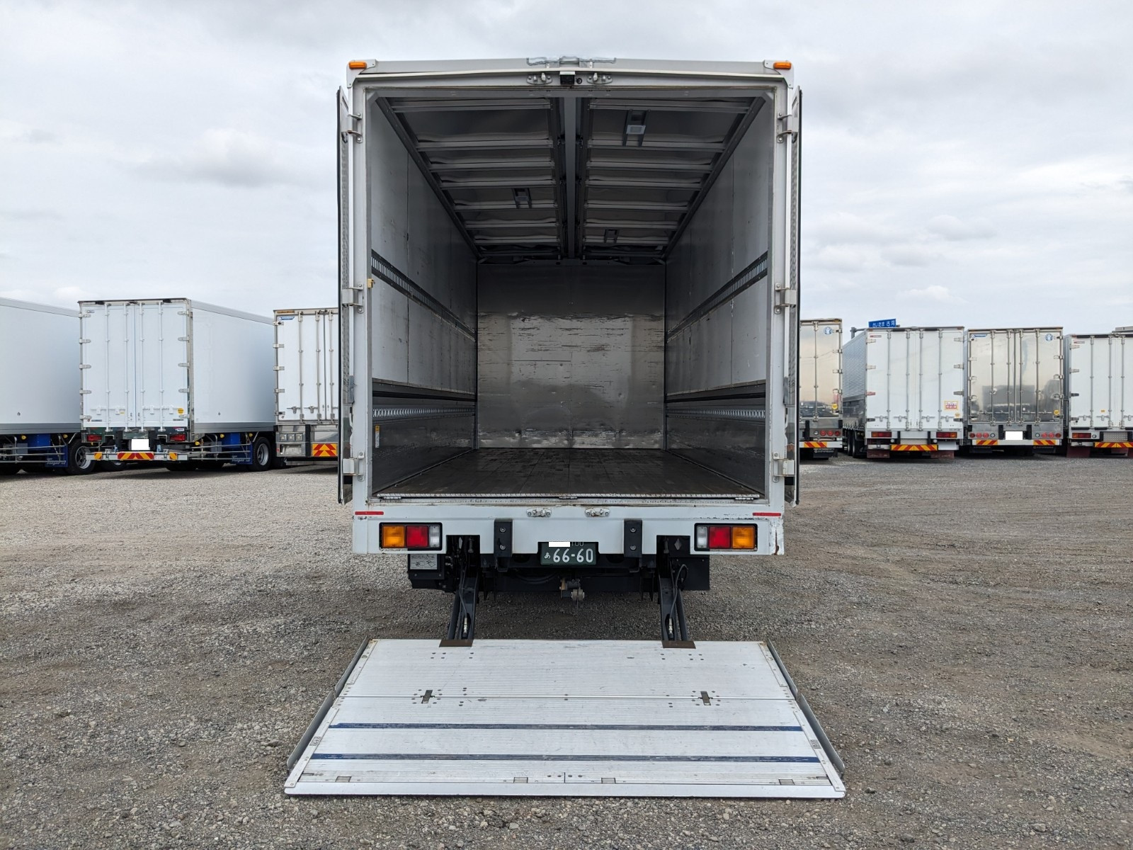 三菱 ファイター 2KG-FK65F(2WD)の写真10