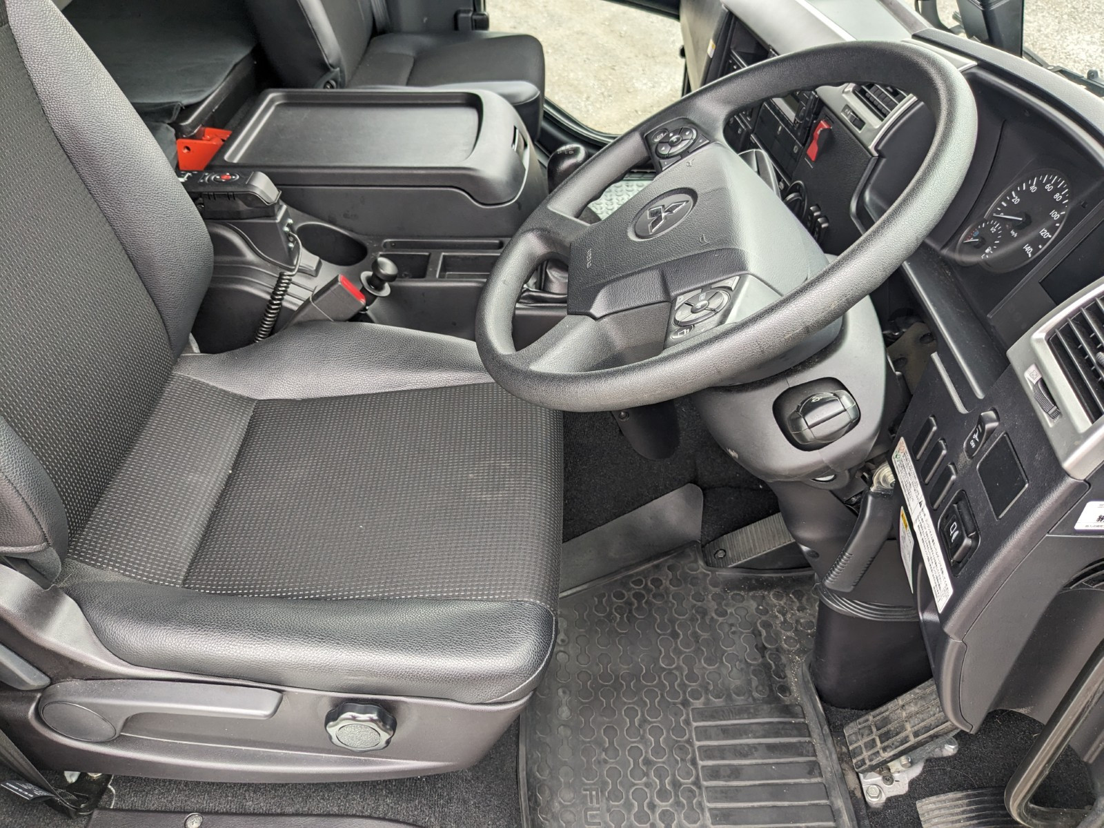 三菱 ファイター 2KG-FK65F(2WD)の写真38