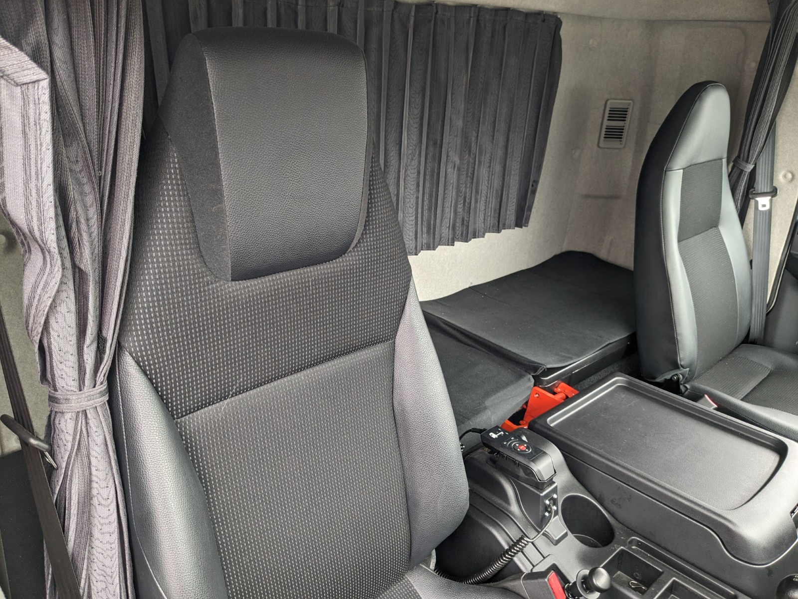 三菱 ファイター 2KG-FK65F(2WD)の写真40