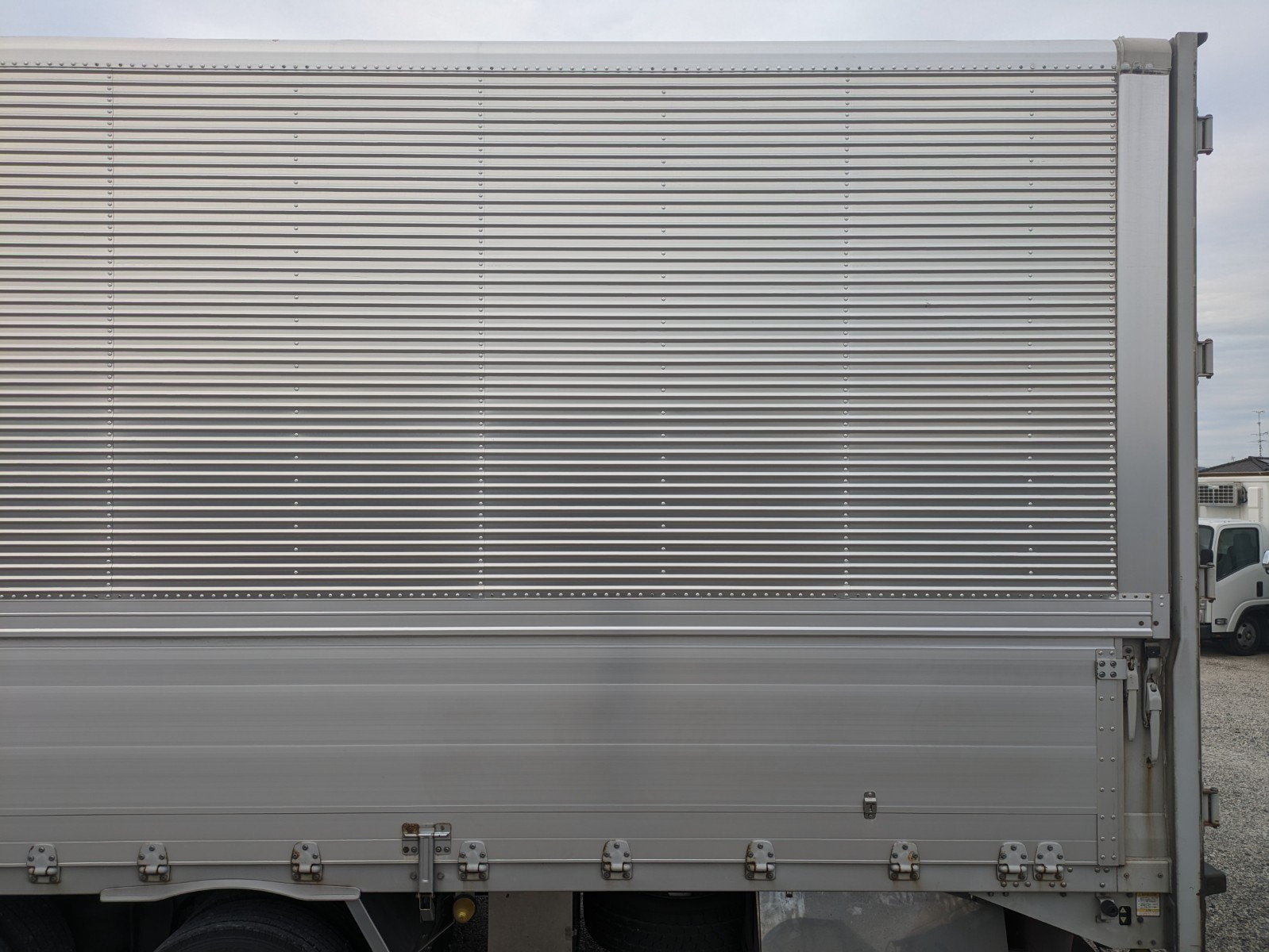 いすゞ ギガ 2PG-CYJ77C(8x4)の写真21