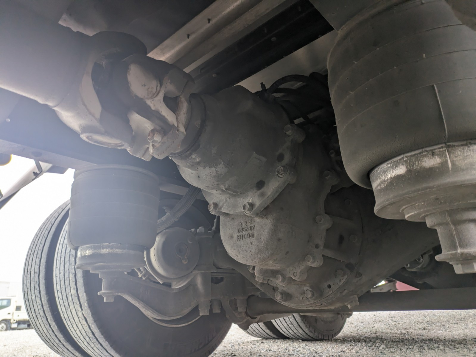 いすゞ ギガ 2PG-CYJ77C(8x4)の写真25