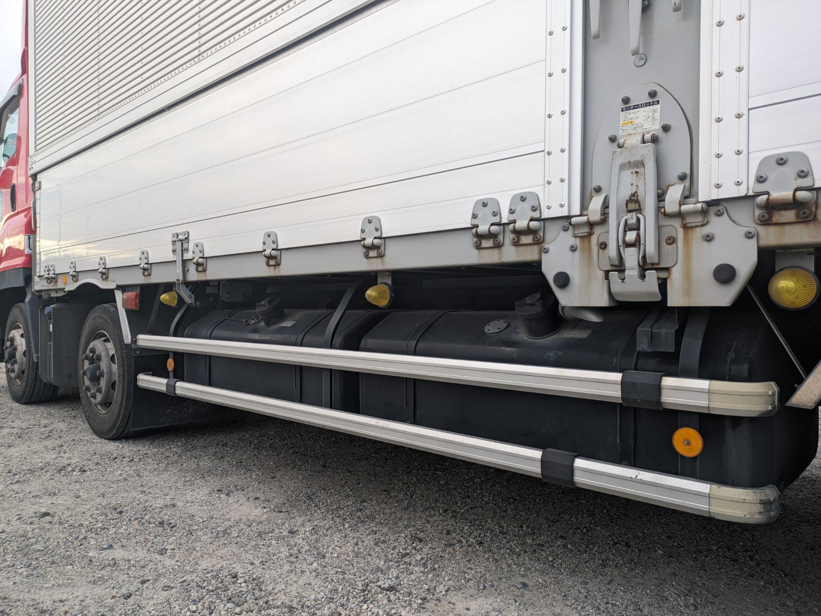 いすゞ ギガ 2PG-CYJ77C(8x4)の写真26