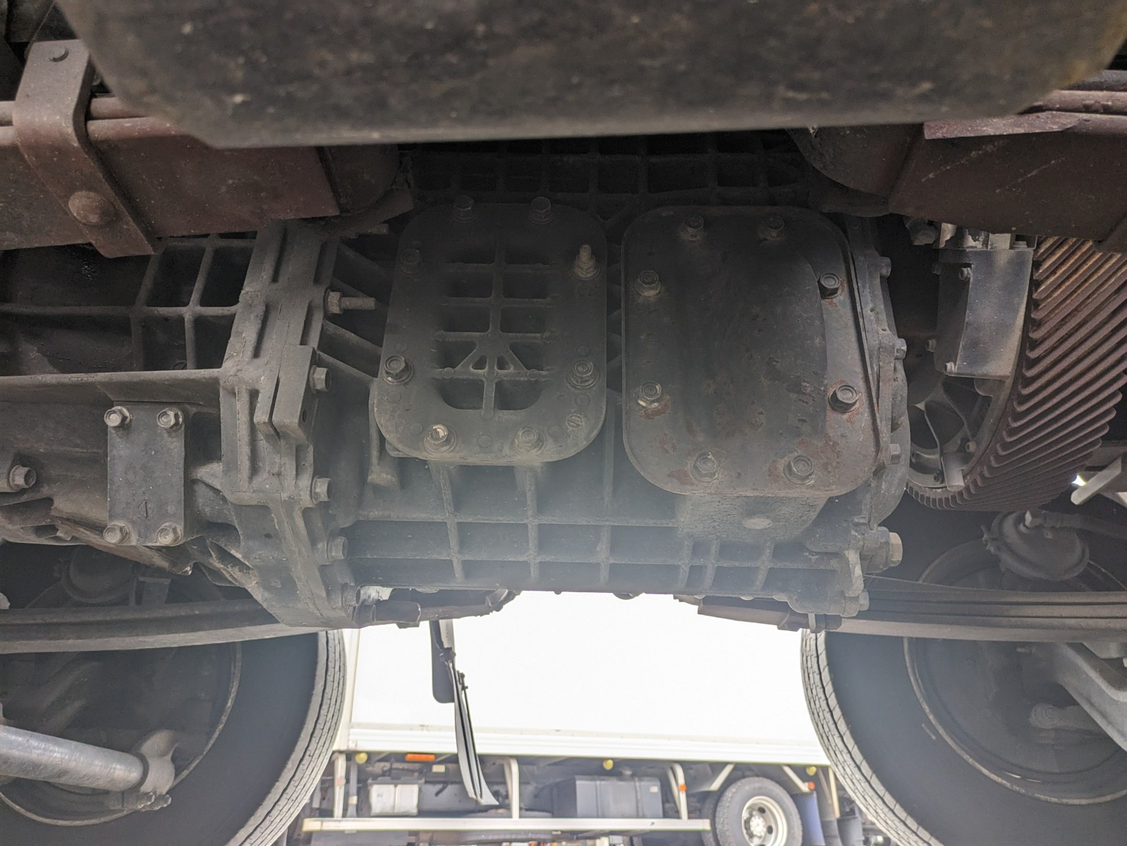 いすゞ ギガ 2PG-CYJ77C(8x4)の写真27