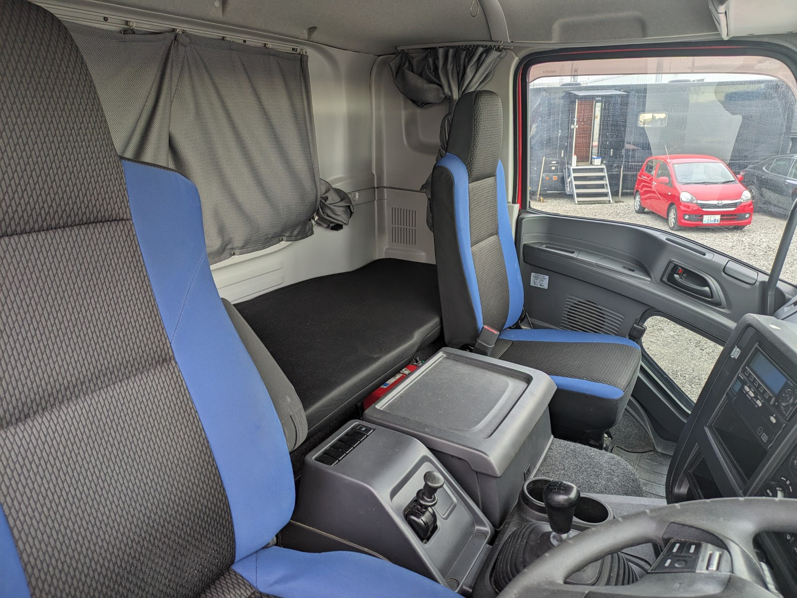 いすゞ ギガ 2PG-CYJ77C(8x4)の写真40