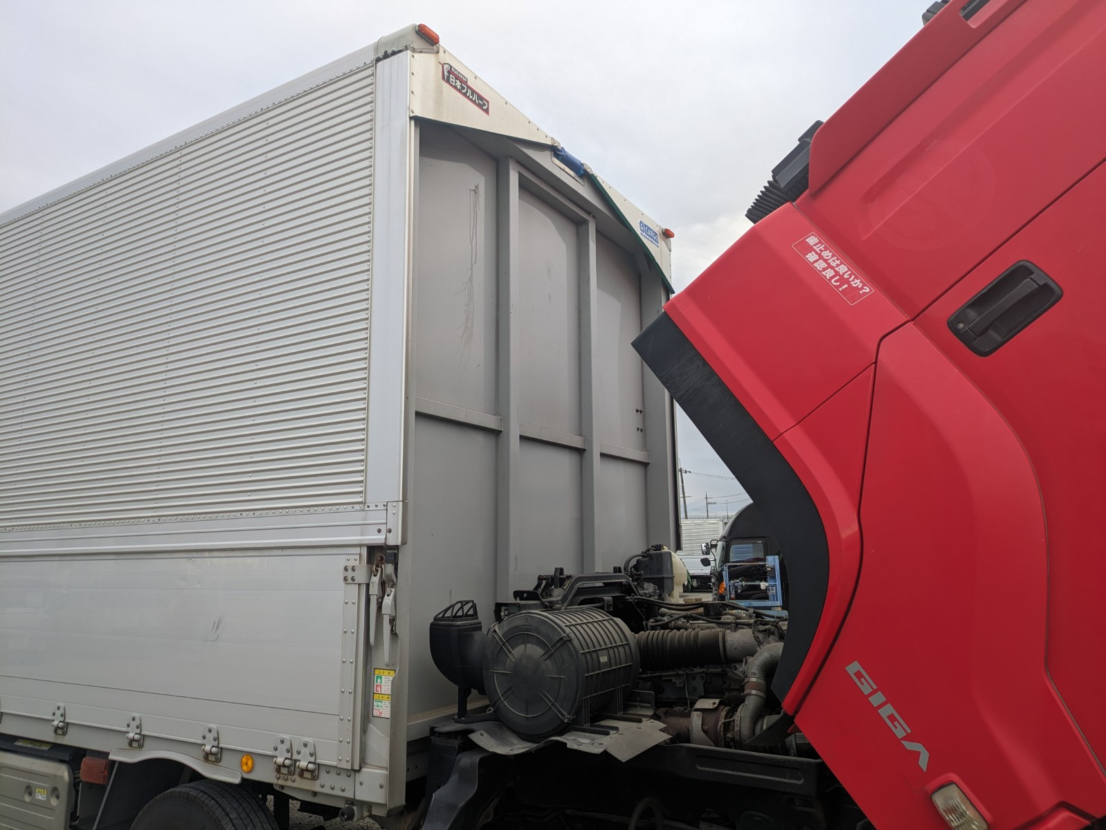 いすゞ ギガ 2PG-CYJ77C(8x4)の写真49