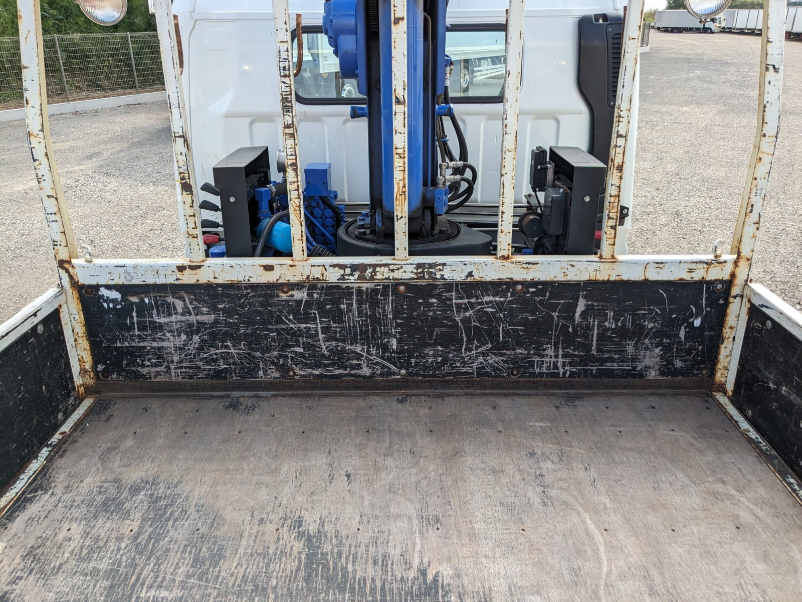 三菱 キャンター TKG-FEB90(2WD)の写真12