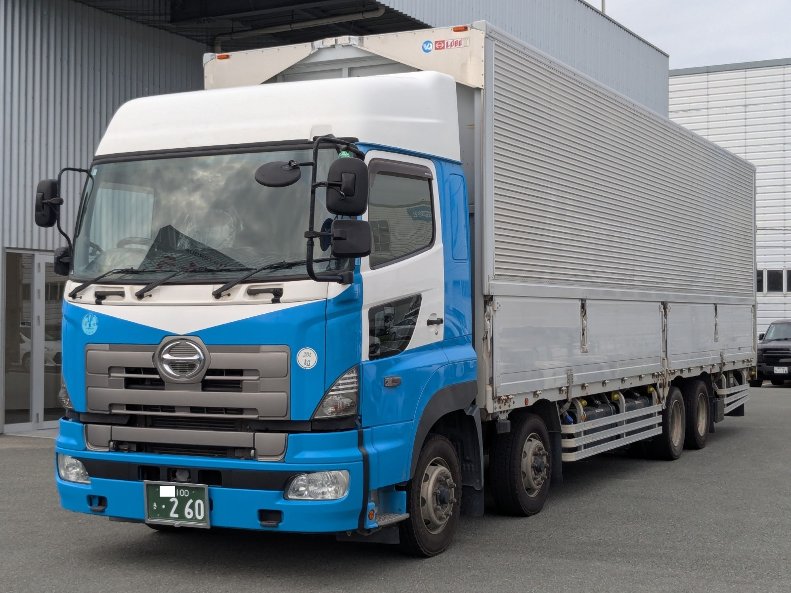 日野 プロフィア QKG-FW1EXBG(8x4)の写真1