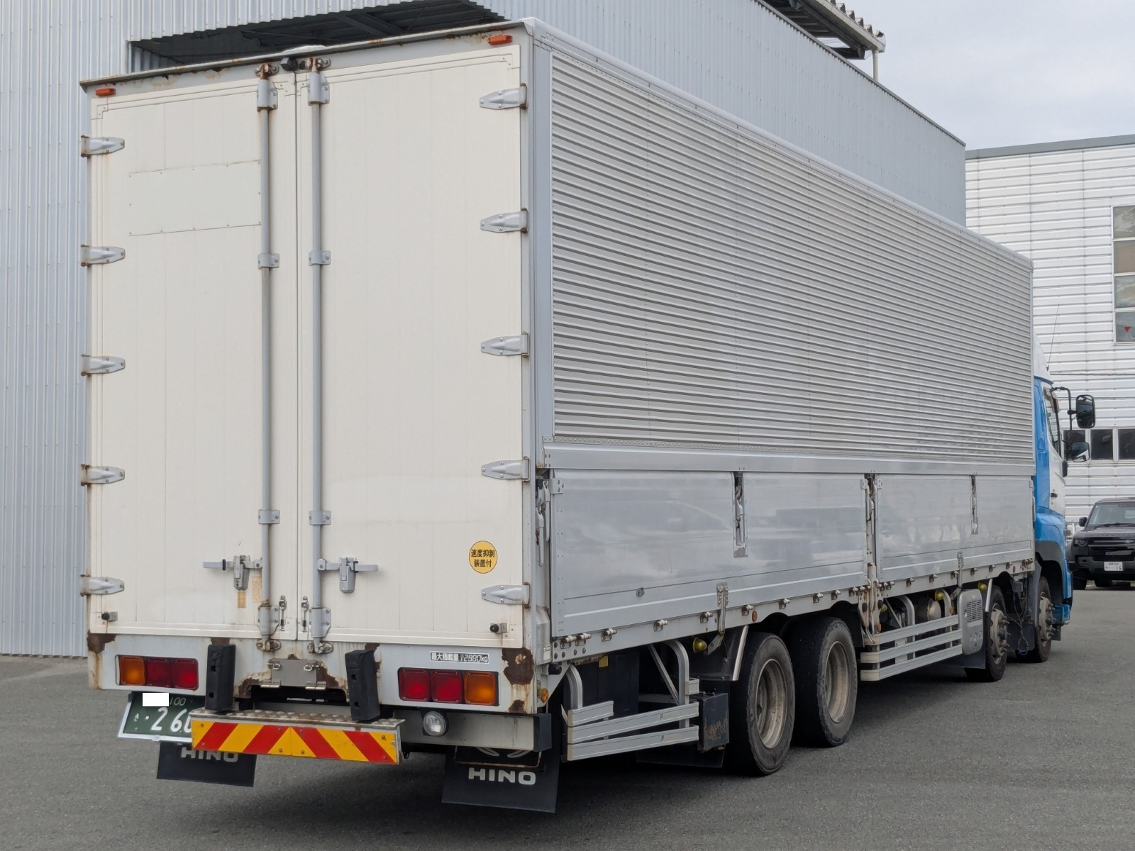 日野 プロフィア QKG-FW1EXBG(8x4)の写真5