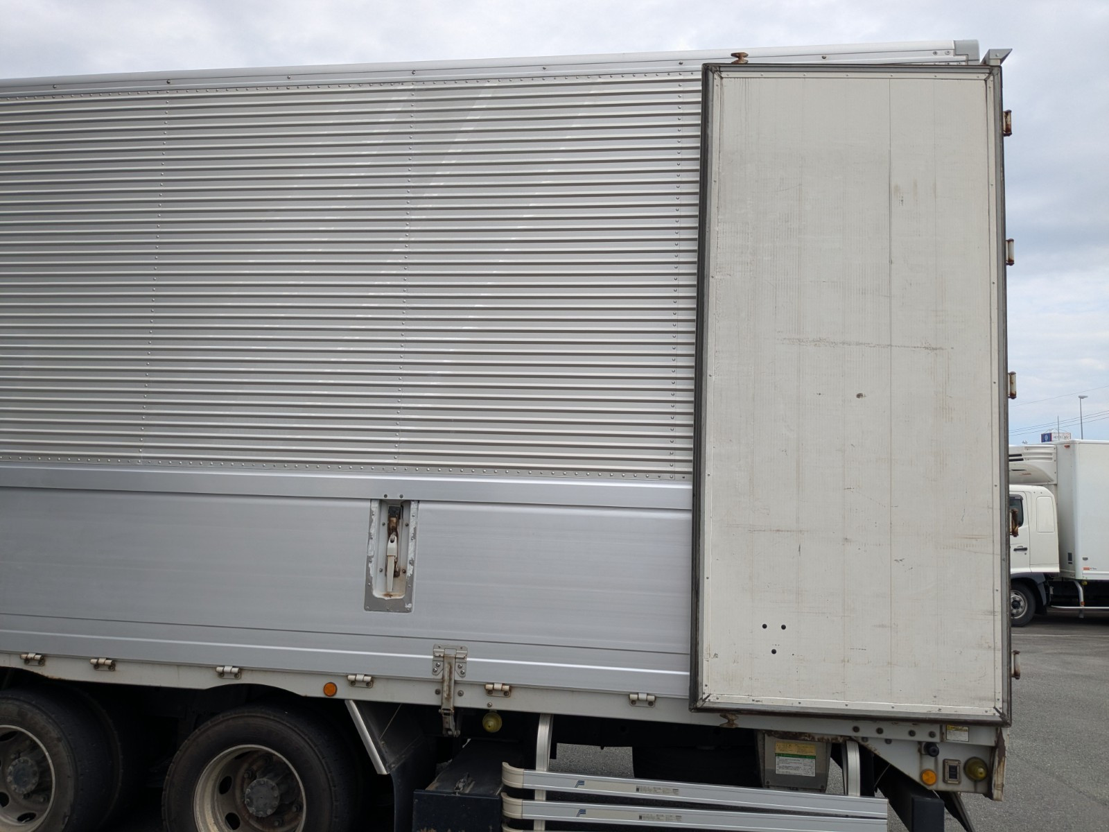 日野 プロフィア QKG-FW1EXBG(8x4)の写真10