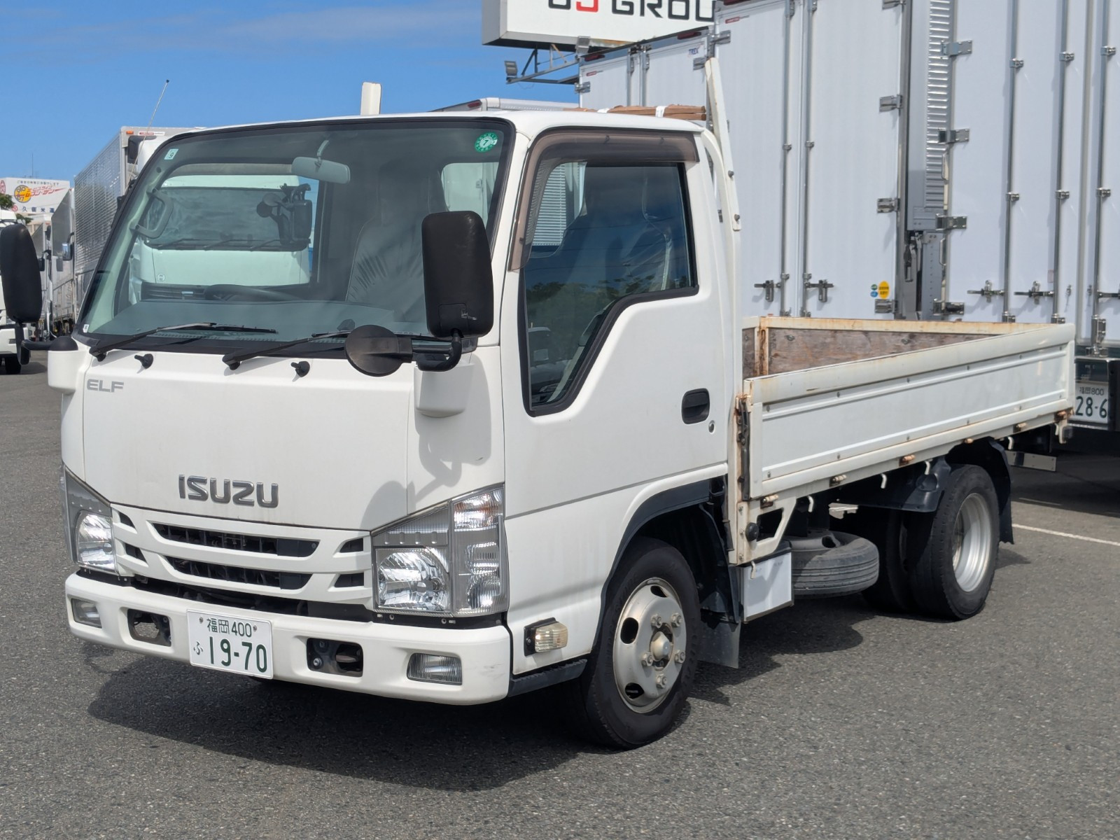いすゞ エルフ TRG-NHR85A(2WD)の写真1