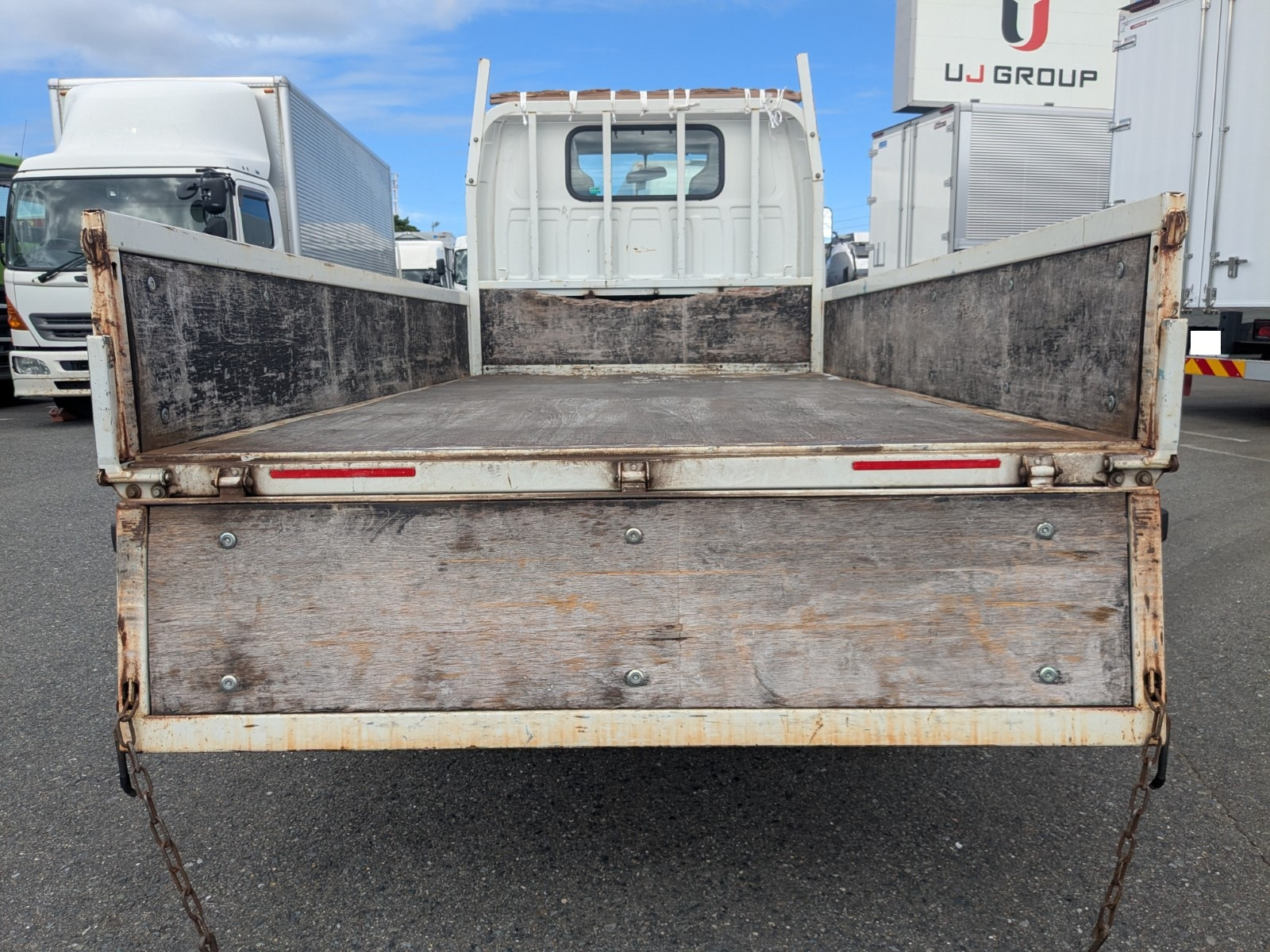 いすゞ エルフ TRG-NHR85A(2WD)の写真9