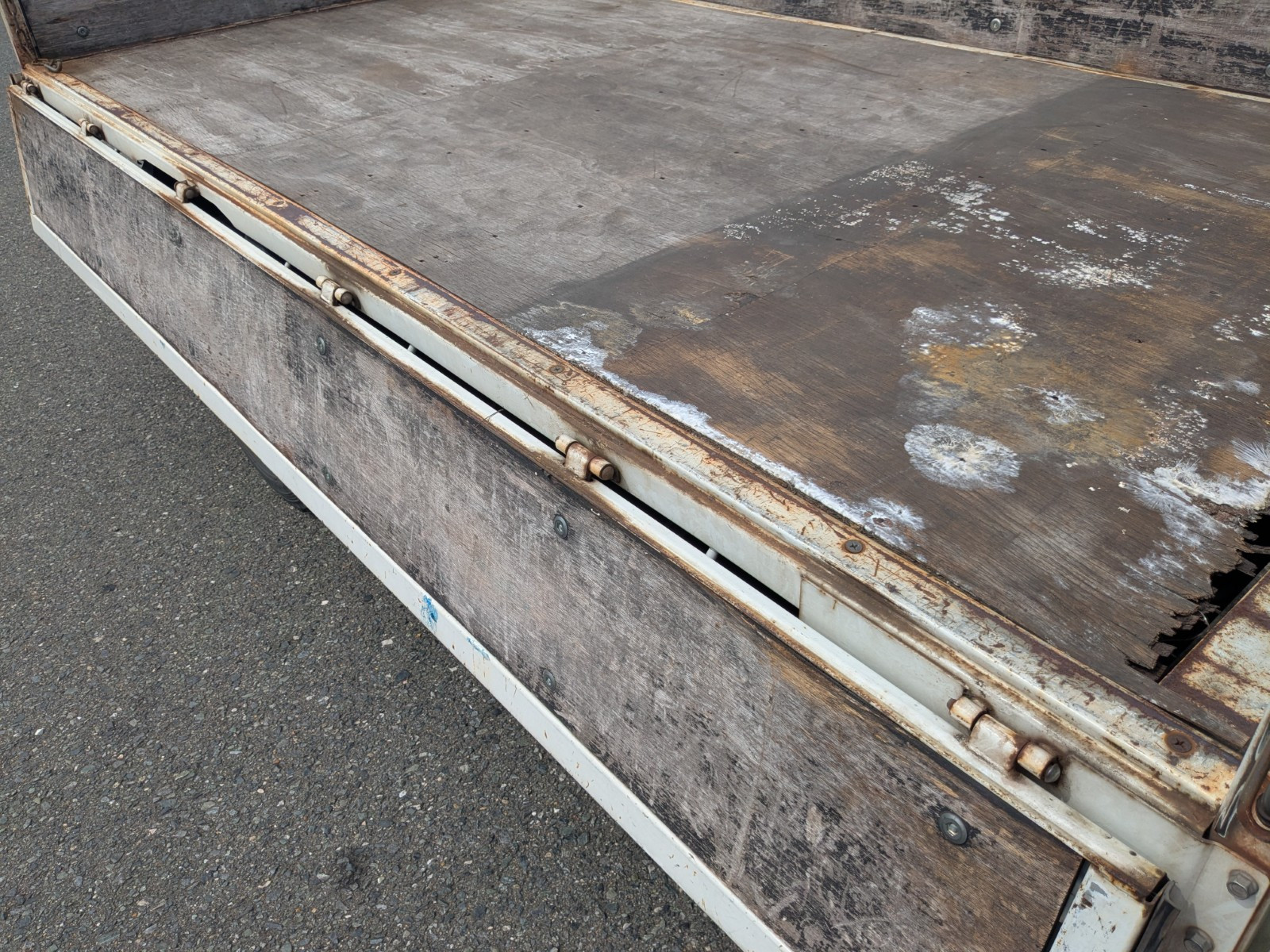 いすゞ エルフ TRG-NHR85A(2WD)の写真25