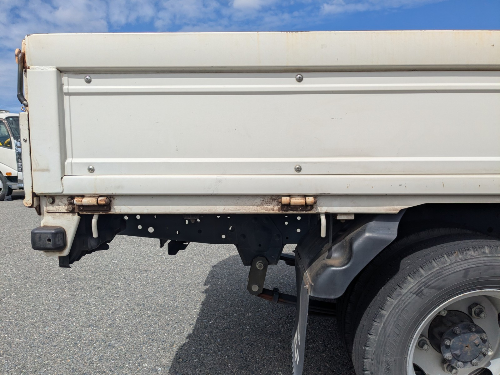 いすゞ エルフ TRG-NHR85A(2WD)の写真26