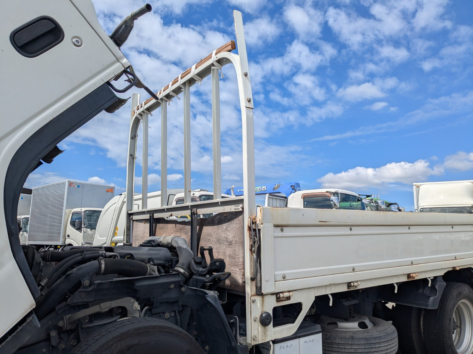 いすゞ エルフ TRG-NHR85A(2WD)の写真34