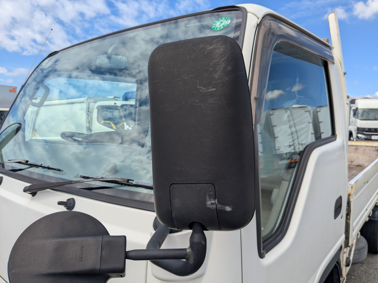 いすゞ エルフ TRG-NHR85A(2WD)の写真42