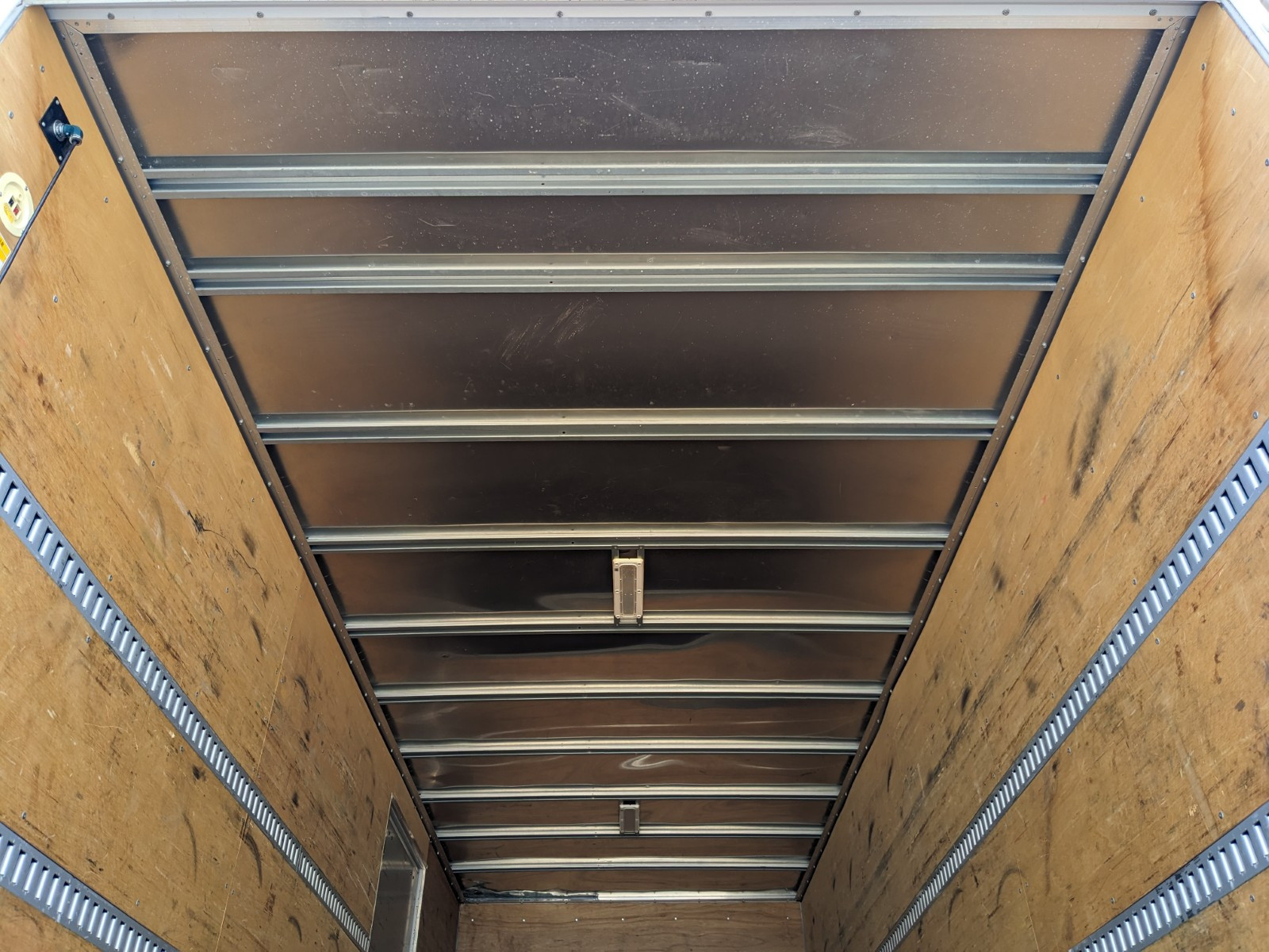 いすゞ フォワード TKG-FRR90S2(2WD)の写真16