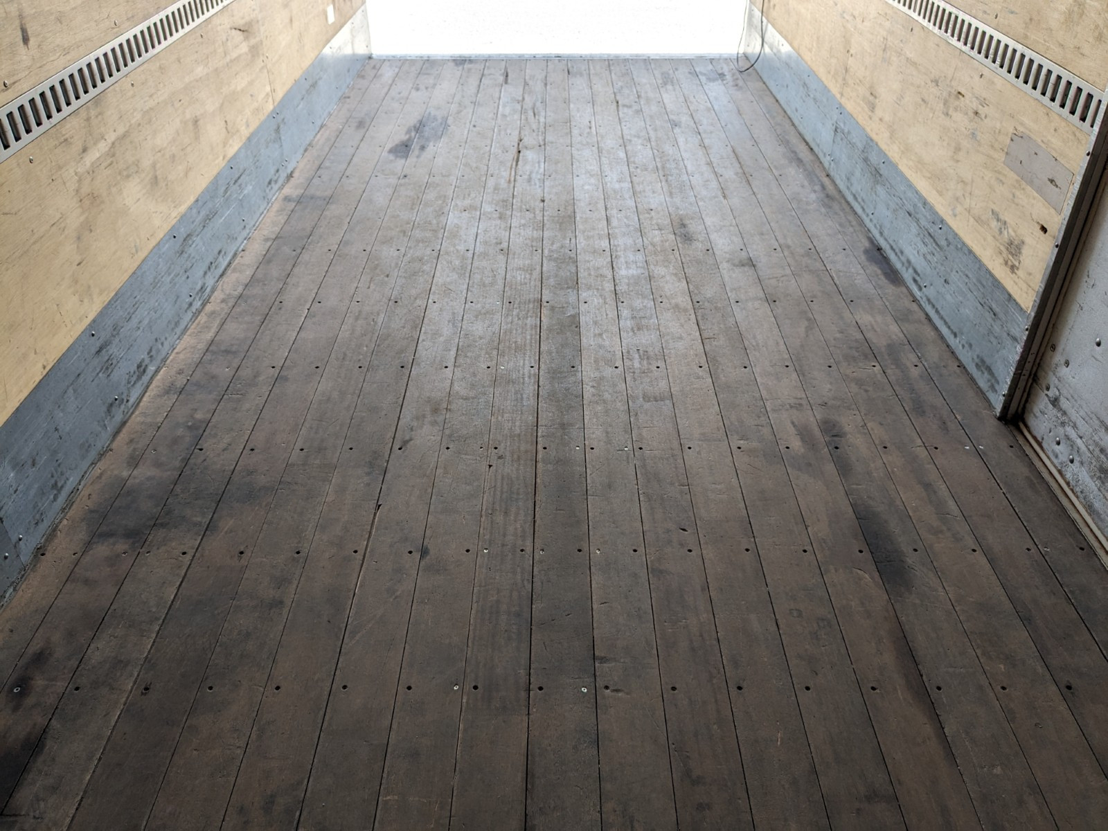 いすゞ フォワード TKG-FRR90S2(2WD)の写真22