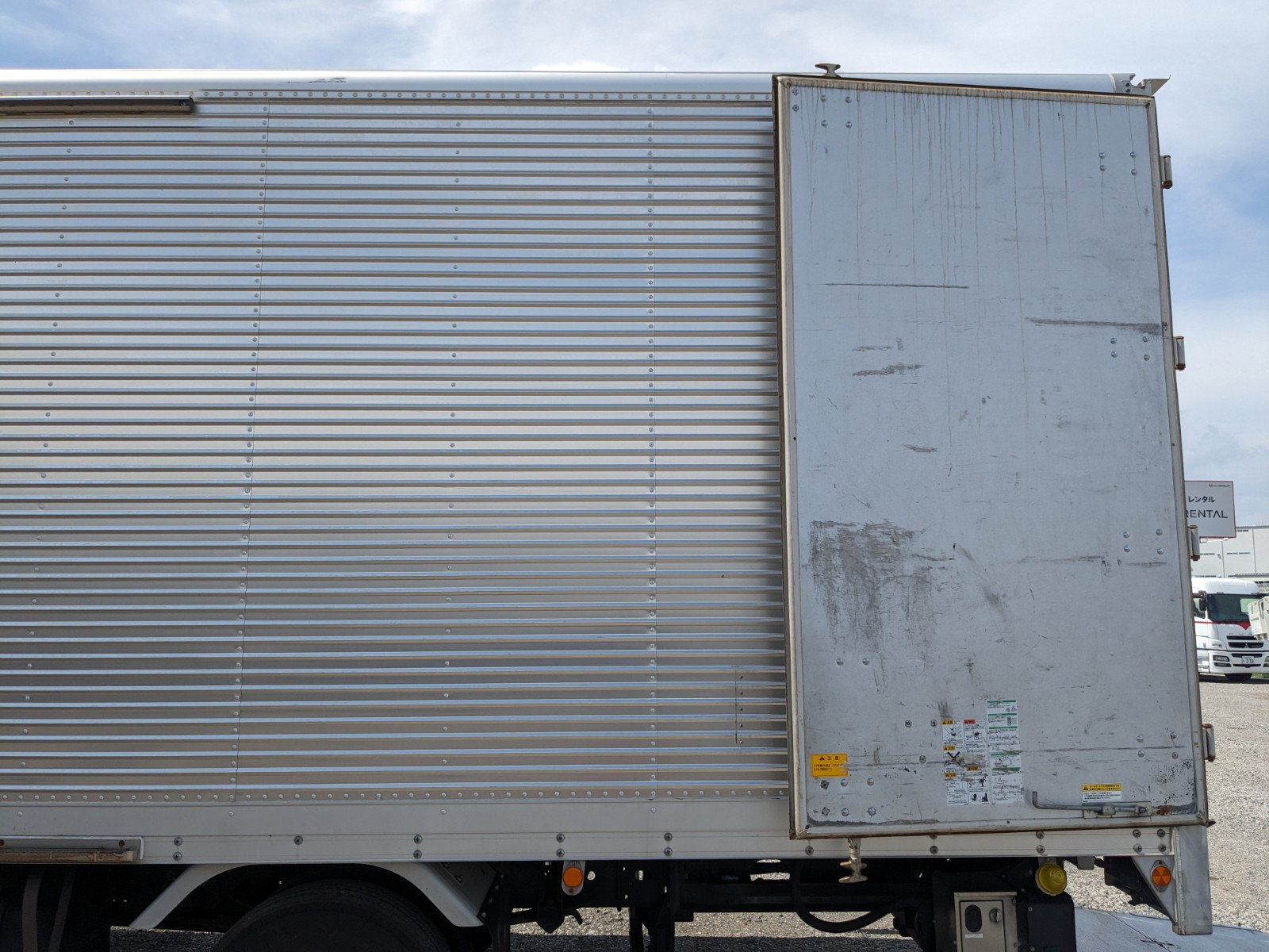 いすゞ フォワード TKG-FRR90S2(2WD)の写真25