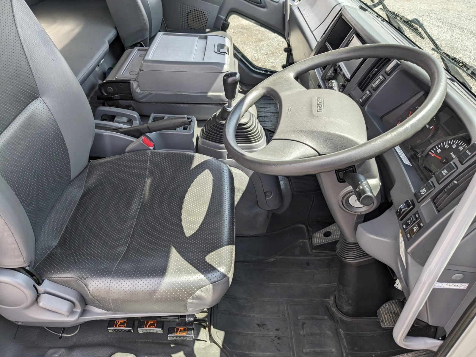 いすゞ フォワード TKG-FRR90S2(2WD)の写真38