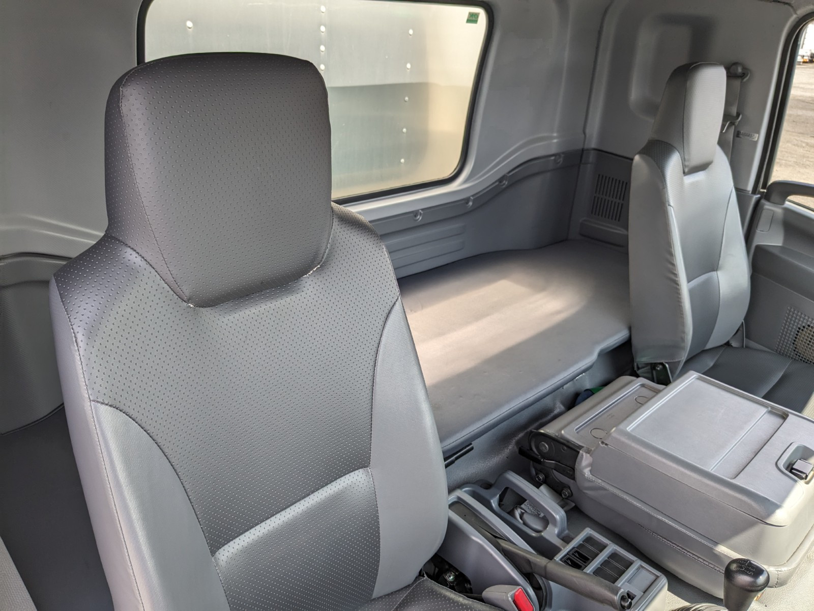 いすゞ フォワード TKG-FRR90S2(2WD)の写真40