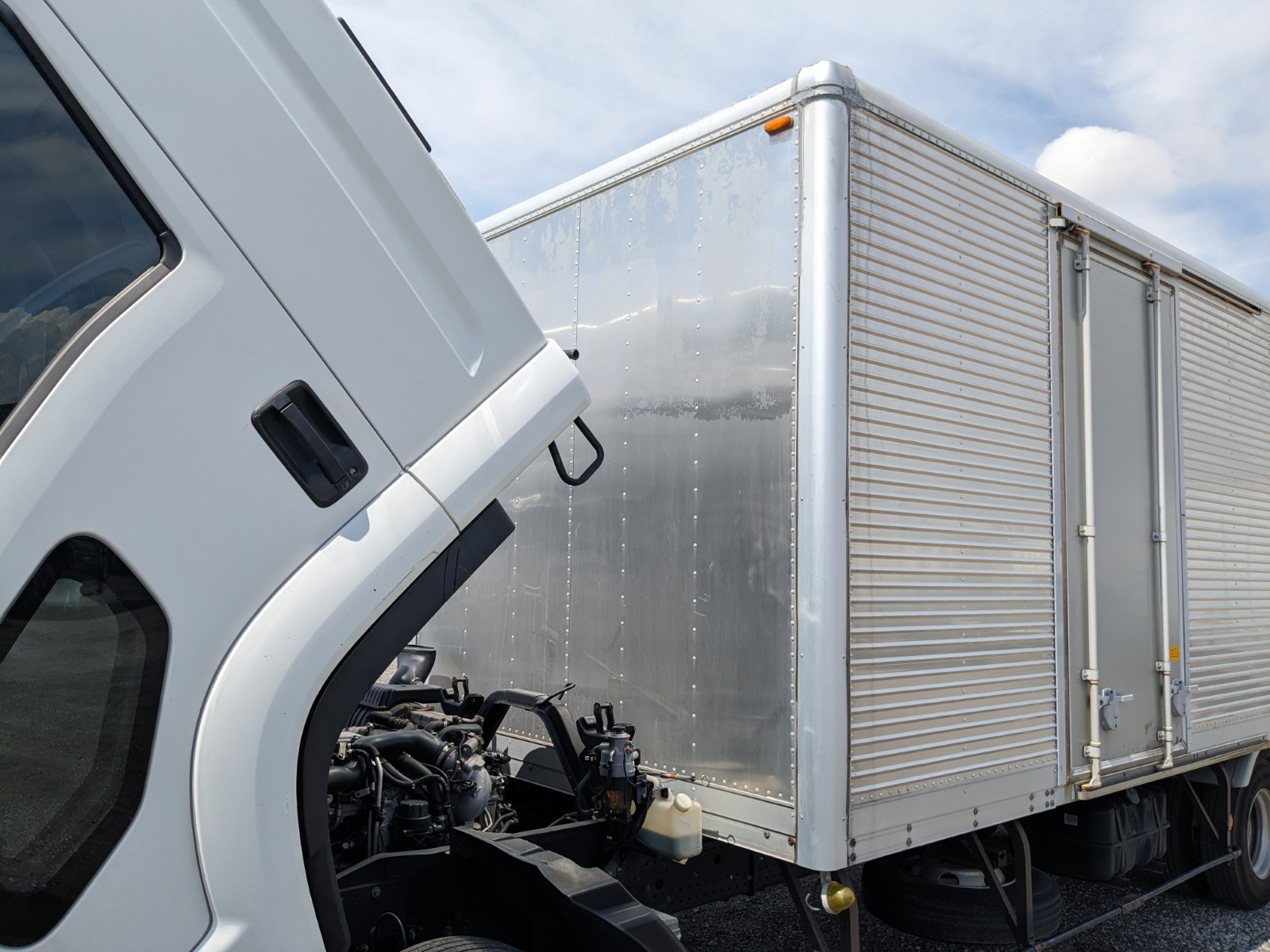 いすゞ フォワード TKG-FRR90S2(2WD)の写真44