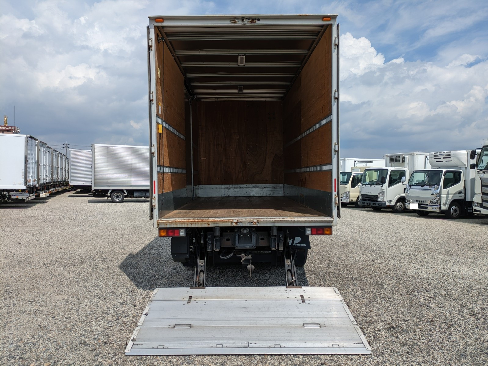 三菱 キャンター TPG-FEB80(2WD)の写真12