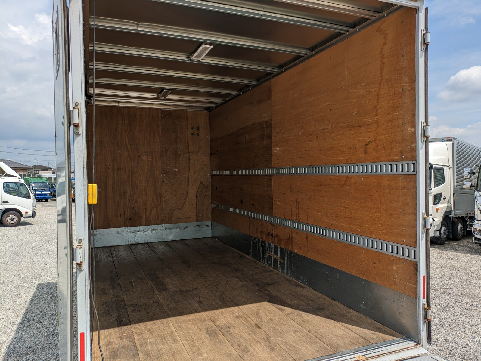 三菱 キャンター TPG-FEB80(2WD)の写真21