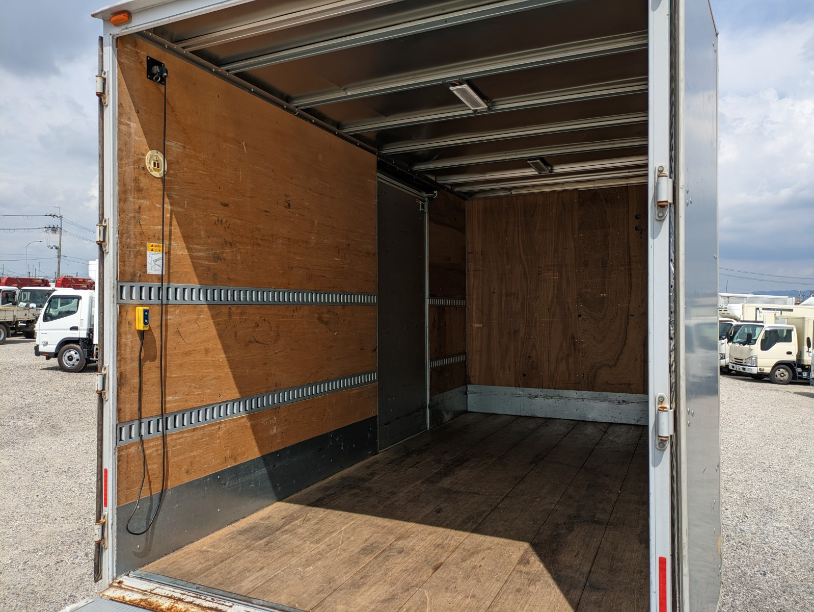 三菱 キャンター TPG-FEB80(2WD)の写真22