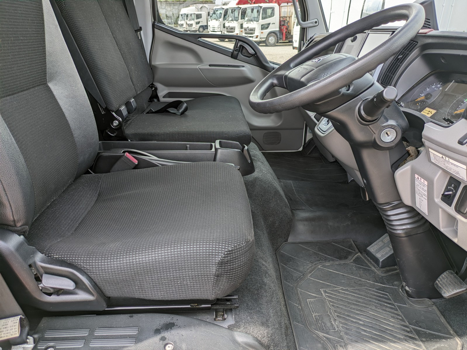 三菱 キャンター TPG-FEB80(2WD)の写真37