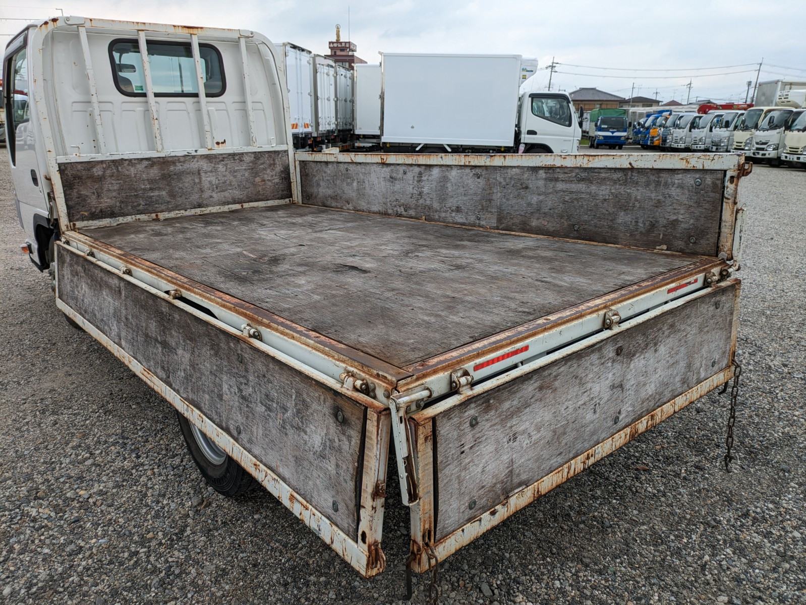 いすゞ エルフ TPG-NJR85A(2WD)の写真16