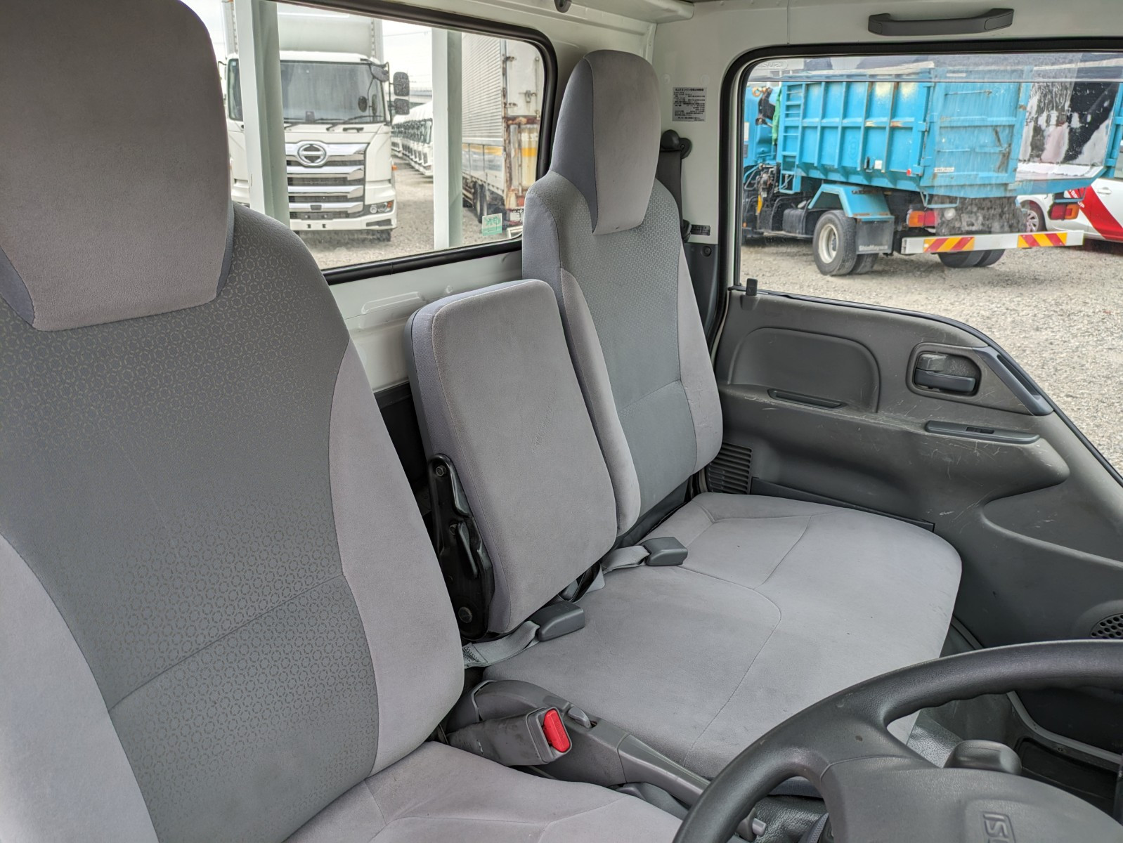 いすゞ エルフ TPG-NJR85A(2WD)の写真29