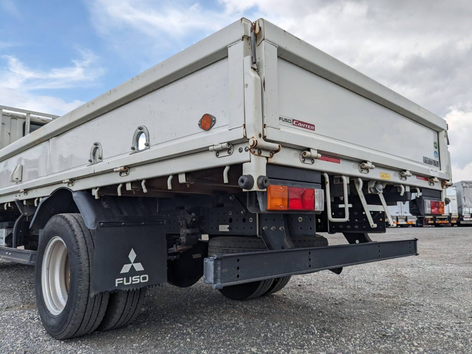 三菱 キャンター TPG-FEA50(2WD)の写真8