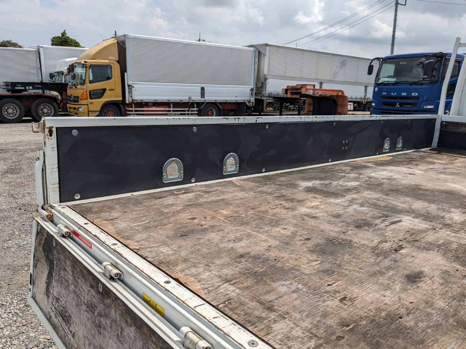 三菱 キャンター TPG-FEA50(2WD)の写真17